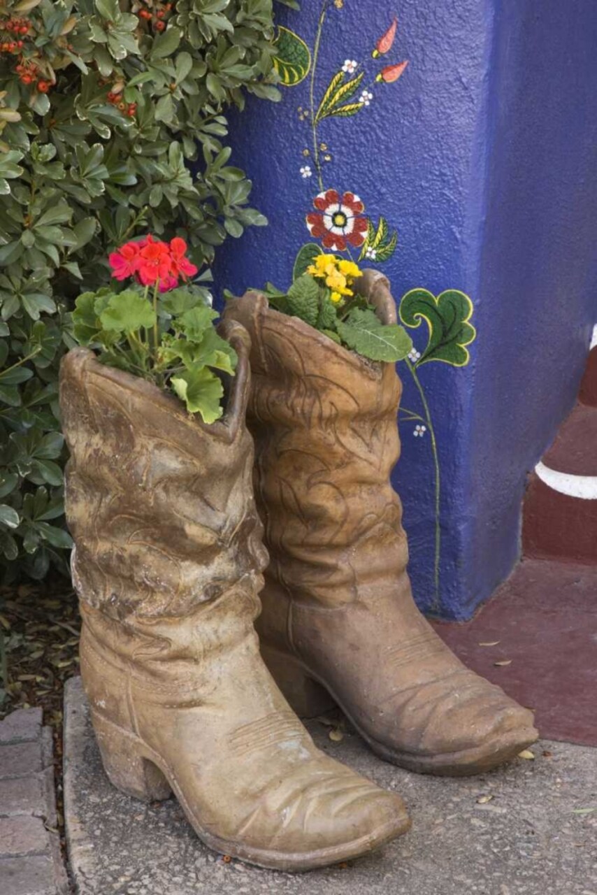AZ, Tucson Cowboy boots used as planters by Don Paulson - Item # VARPDXUS03BJA0072